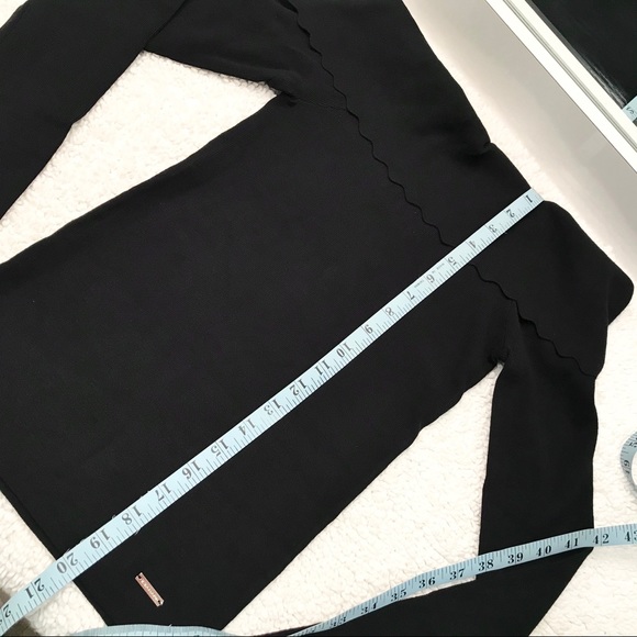 Super Soft Off-Shoulder Scallop Edge Top - NWTags - Picture 8 of 10